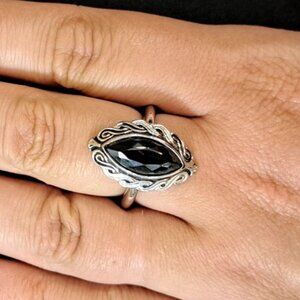 Elegant Silver and Black Women's Ring